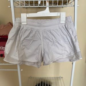 Lululemon hottie hot short
